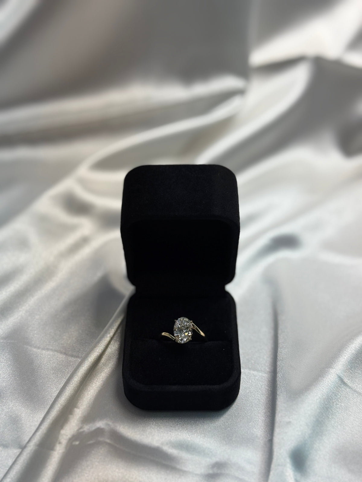 Bypass Oval diamond ring